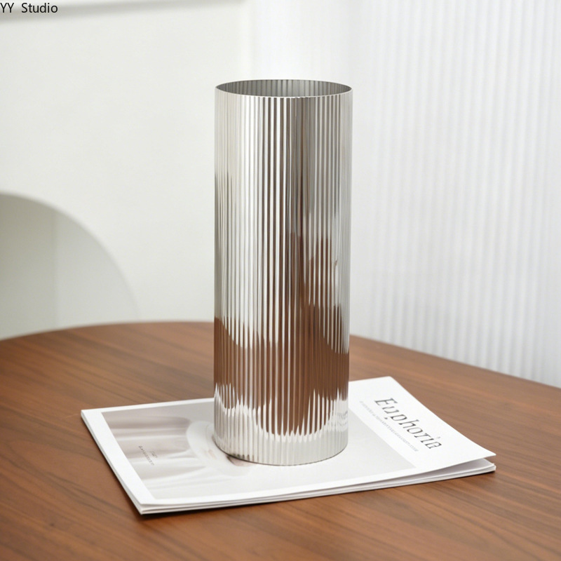 Vase en acier inoxydable de lu - Desk Setup Minimalist avis et prix